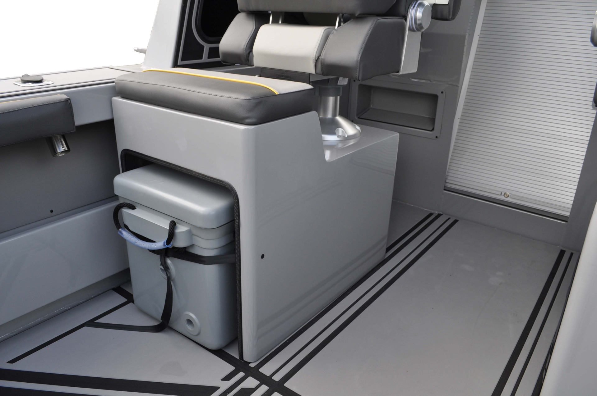 YELLOWFIN YF70 8